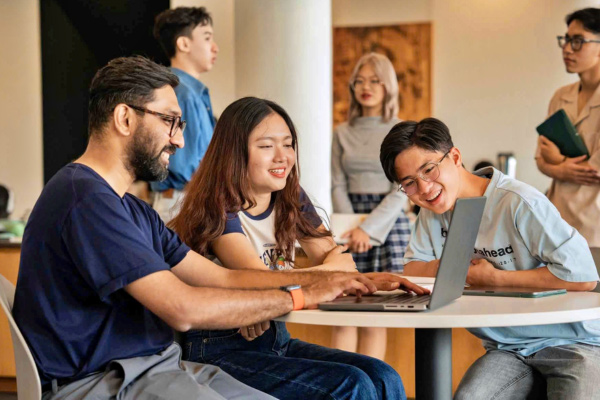 Các trường học và doanh nghiệp nỗ lực đào tạo kỹ sư AI